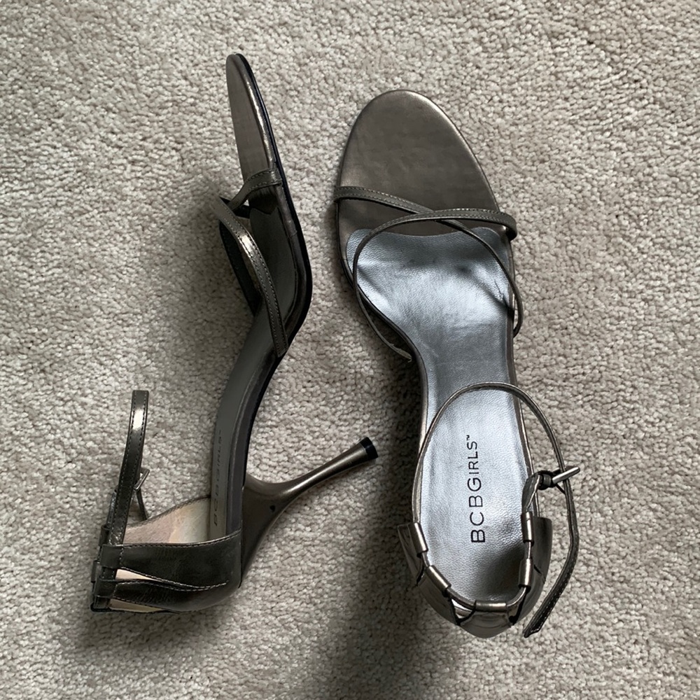 NWOT BCBGirls bronze strappy heels size 9